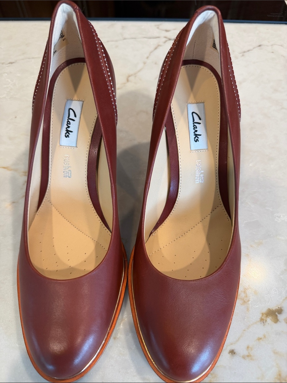 Clarks Women's Rust Leather Round-Toe Pumps